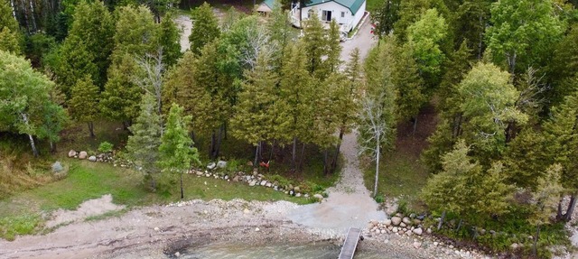 Lakefront 2-BR Cottage Retreat in Kagawong - Lilly Lakehouse