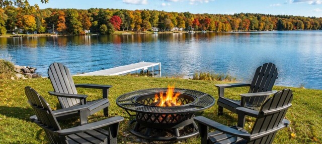 Lakefront Charming Cottage Retreat