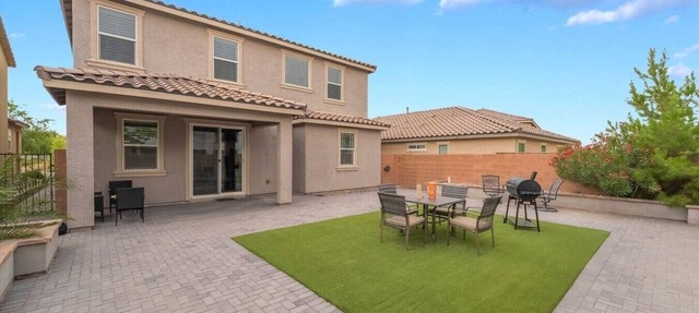 Large Groups! Game Room| BBQ| Spacious| Near Strip