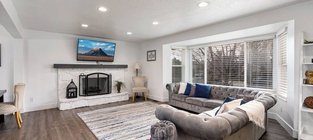 Large Home in Quiet Neighborhood