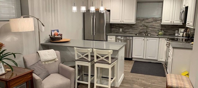 Large kitchen/in suite laundry/Self Contained, Central location.