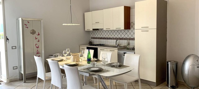 Large Rooftop Apartment overlooking the ruins of Pompeii, sleeps 4