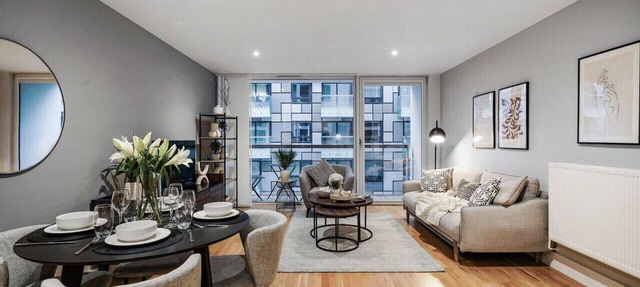 Large Spacious 1 bedroom minutes from Canary Wharf