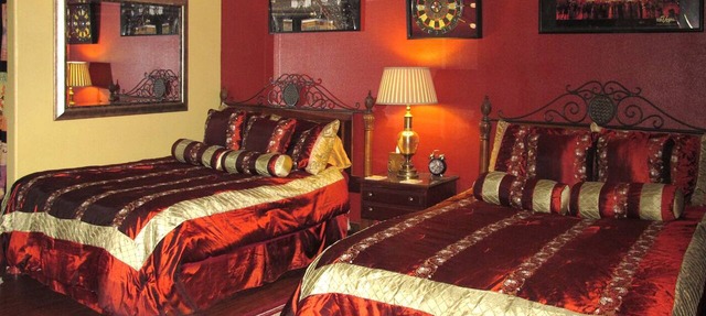 Las Vegas Blvd. tropical resort guard gated condo/Pool/Spa/Gym/Tennis/pet/ADA