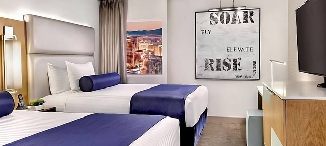 Las Vegas Dream! 2 Modern Units, Pool, Onsite Casino, Onsite Parking!