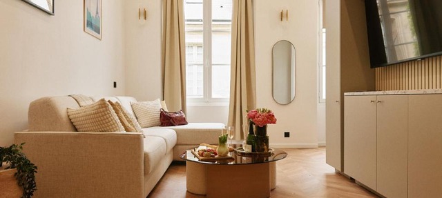 Lavie Maison Marais AC Hot Tub