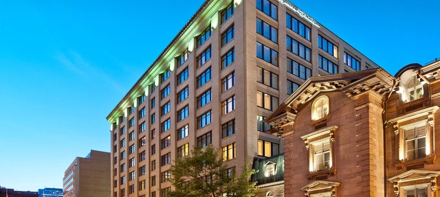 Le Square Phillips Hotel And Suites