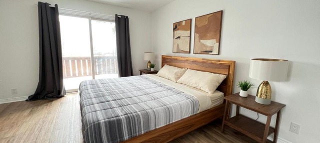 Letitia Heights !E Spacious and Quiet Private Bedroom with Private Bathroom