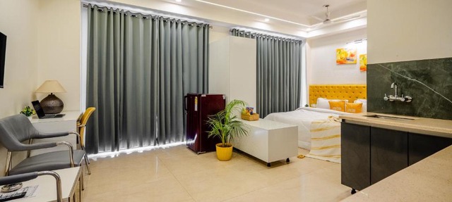 Lime Tree Luxury Studio - Service Apartment Near Artemis Hospital ,Gurgaon