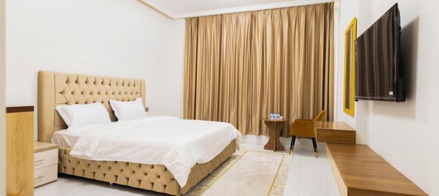 Liza Hotel