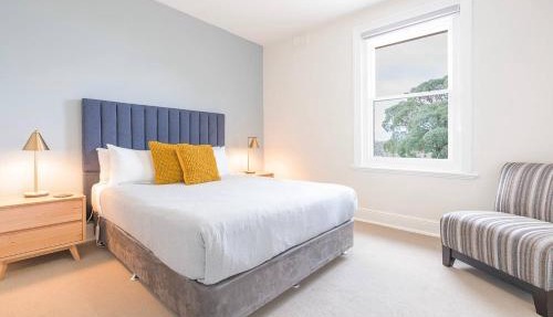 Lochner Corner - Restful Hideaway near Dining and CBD
