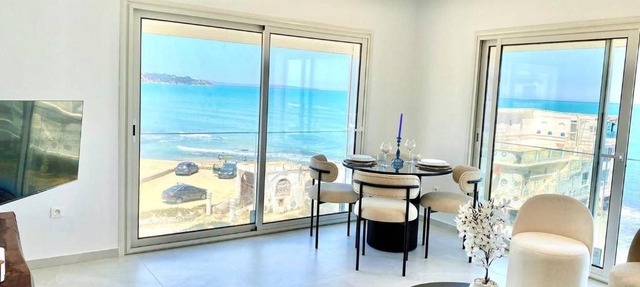 Londe Turquoise - apartment with feet in the water