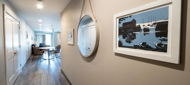 Long Beach Suites