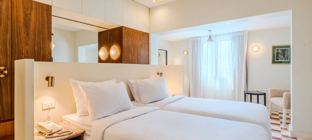 Longchamps Hotel