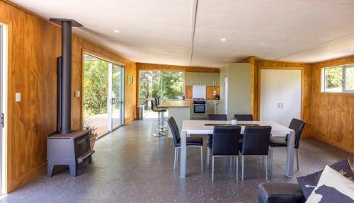 Lookout Landing by Waiheke Pure