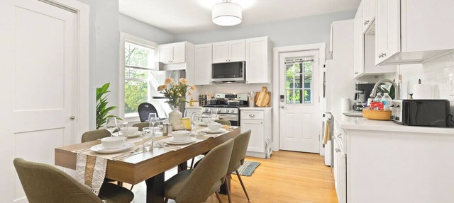 Lux 4 Bedrooms/2 Bathrooms. Walk to Harvard, T line + Free Parking
