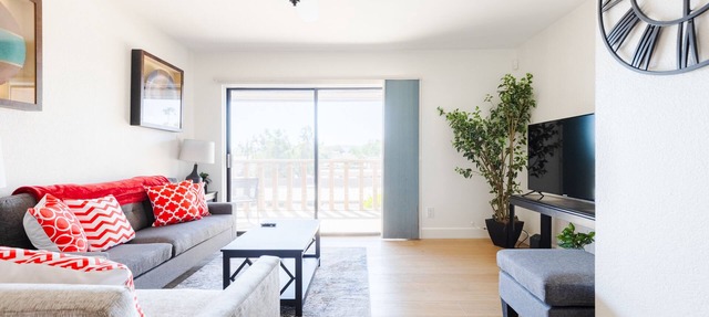 Luxe 2BR/2BA/Covered Parking