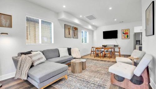 Luxe Townhouse Near Downtown LA
