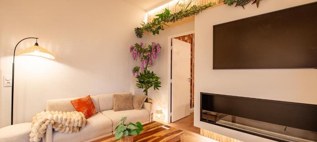 Luxurious 7p Suite with SAUNA, near PARIS, Metro 4