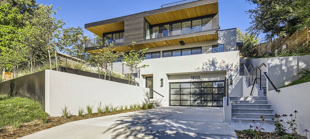 Luxurious Rental with Ideal Downtown Proximity - Stroll to Pearl Street and CU.