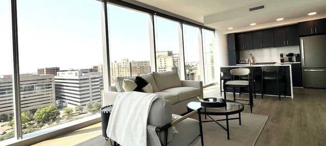 Luxurious Retreat Prime Location