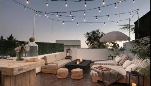 Luxurious West Hollywood Oasis with Rooftop Deck