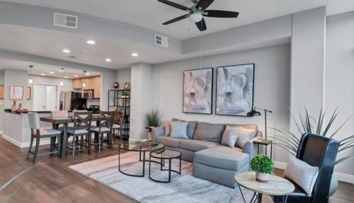 Luxury 1260sq ft 2 Bd 2BTH in DT