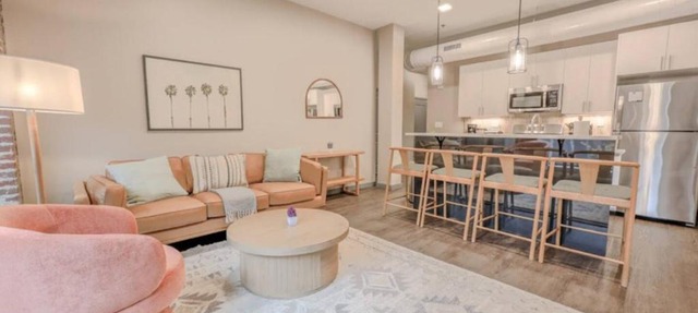 Luxury 2 bedroom Apt
