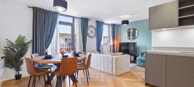 Luxury 2bd apt, city centre, Wi-Fi, Smart TV