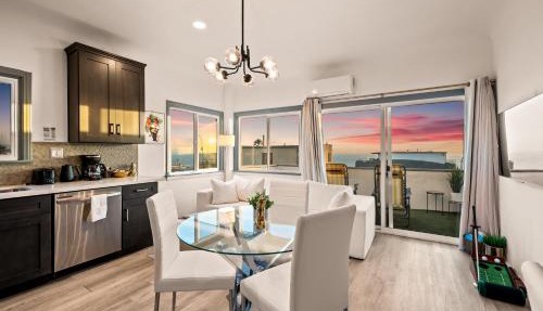 Luxury Beachside Gem Walk to Beach Ocean Views