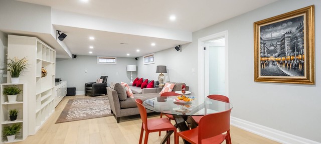 Luxury Lakeview Walkout Basement Apartment