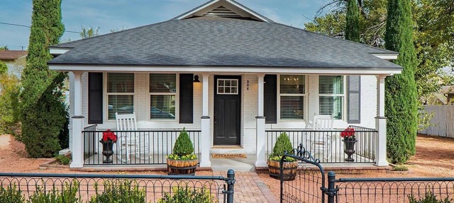 Luxury Meets Historic in This Boutique One of a Kind Clarkdale Getaway