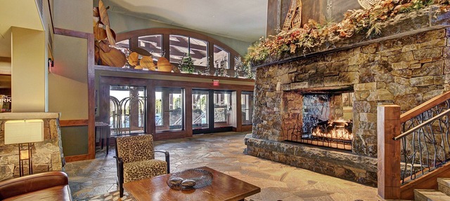 Luxury One Bedroom At Base Of Peak 8! Condo by RedAwning