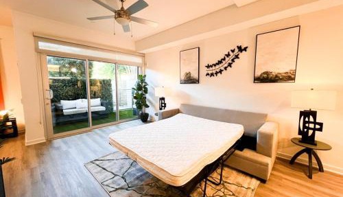 Luxury Open BD w Pool, Parking, & WD 133