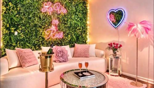 Luxury Pool View Spa Suite-Massage Chair-Steam Sauna-Welcome Champagne !