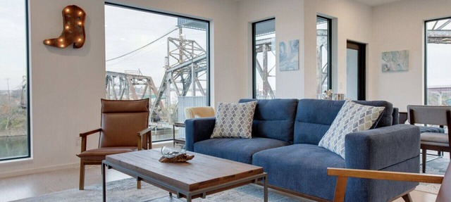 Luxury Riverfront 3BR | Walk to Nissan Stadium & Broadway | Private Garage