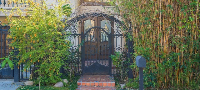 Luxury Westside LA Retreat w/Heated Saltwater Pool, Spa & Walk to Trader Joe’s
