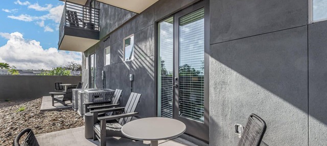 Macallister Luxe 1006 | Desert Views & Heated Pool