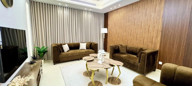 Makkah Modern Luxurious Apartment Near Haram With Living and Full Kitchen