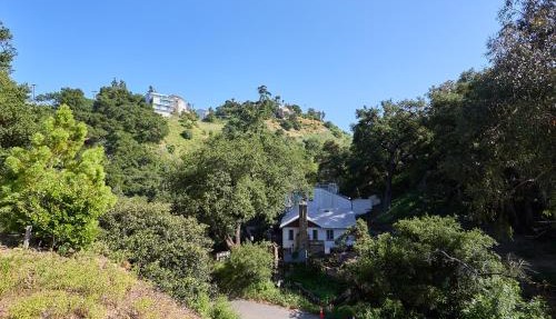 Malibu Home in Enchanting Hills 5 min from the beach