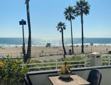 Manhattan Beach Beachfront Charming On The Strand