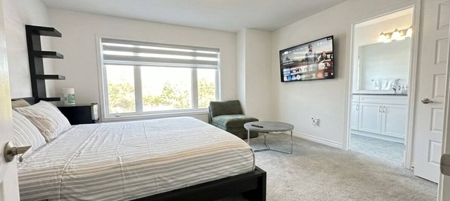 Masters Bedroom en-suite washroom living