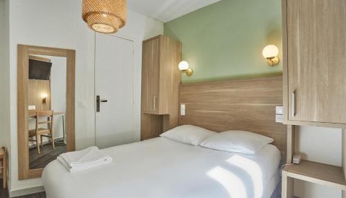 Merryl Hotel