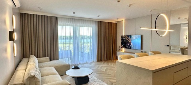 MG52 Luksusowy apartament z basenem i widokiem na Zalew Zegrzyński
