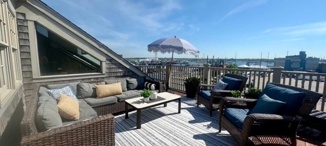 Millie's-Historic New Bedford, 2BR w. water views
