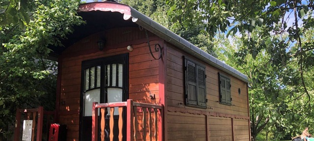 Millygite Roulotte - 4 Seasons Chalet on Wheels - Cottage
