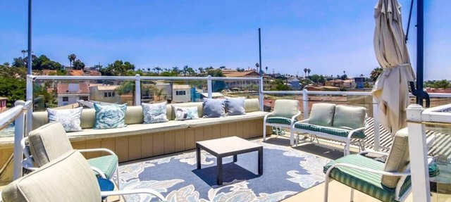 Mission Bay Studio w Ocean Views from Rooftop Deck