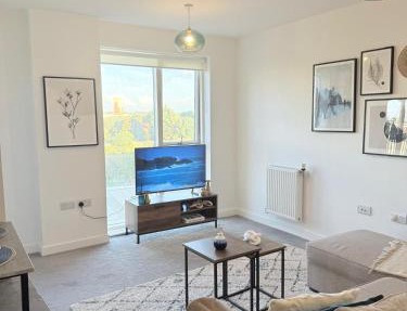 Modern 1-Bed Flat, Sleeps 4