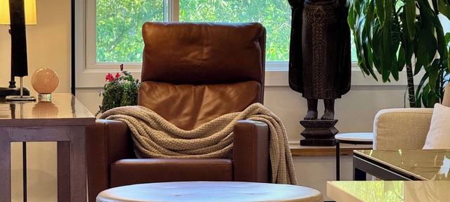 Modern 1-bedroom condo on Pearl Street, WiFi, AC, parking