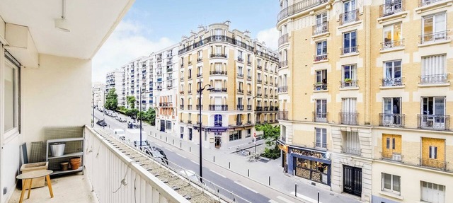 Modern 1bdr/2p Flat With a Balcony - Menilmontant